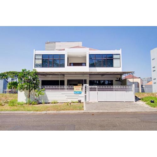 OYO Life 89990 Kost Waterfront 75 Sub