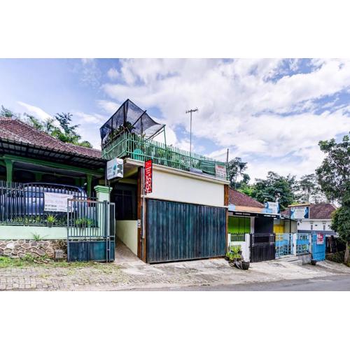 OYO Life 90879 Ara Predator Funpark