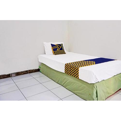 OYO Life 91896 Kost Bu Dewi Syariah