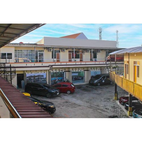 OYO Life 92593 Penginapan Sultan Haji 1