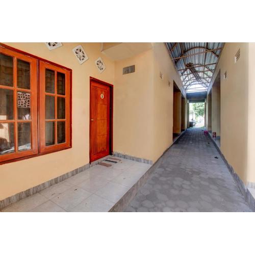 OYO Life 92846 Kost Putra Griya Eka