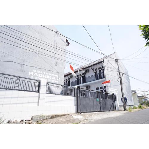 OYO Life 92886 Rumah Nyaman Radhika 2 Syariah