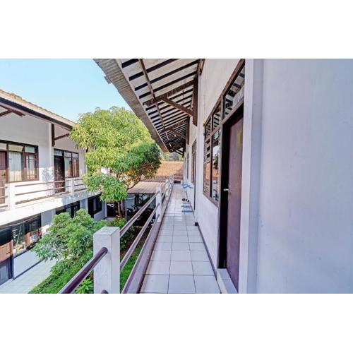 OYO Life 92901 Kost Bu Nur