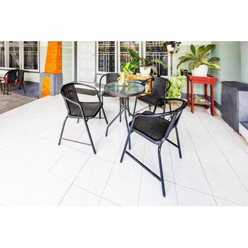 OYO Life 93154 White Kos Jenggala