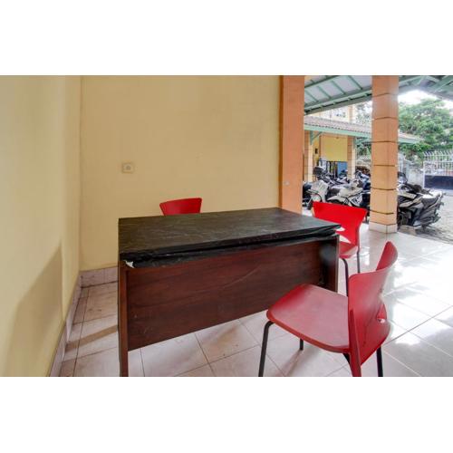 OYO Life 93265 Kos Cendana Seruni Raya