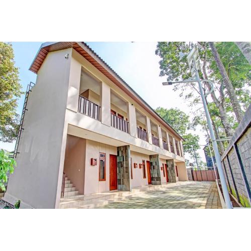 OYO Life 93497 Griya Kost Rr