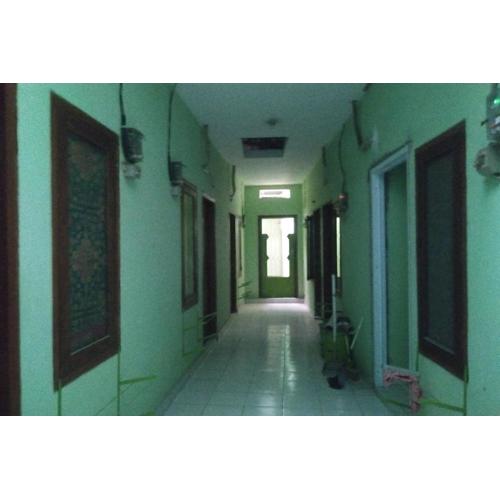 OYO Life Kost ijo Tembok Tinggi