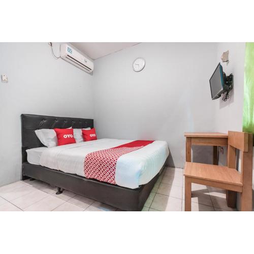 OYO Living 1756 Amira Guest House