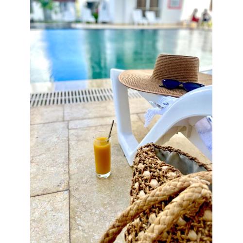 Oyster suites 3BR with pool and Gym