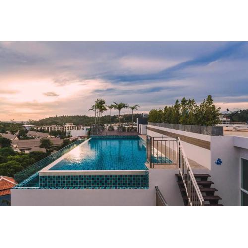 Ozone Kata -Great location, rooftop pool, convenient studio