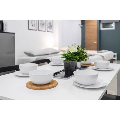 P1 Silom Pan large room full kitchen WIFI 4-6pax