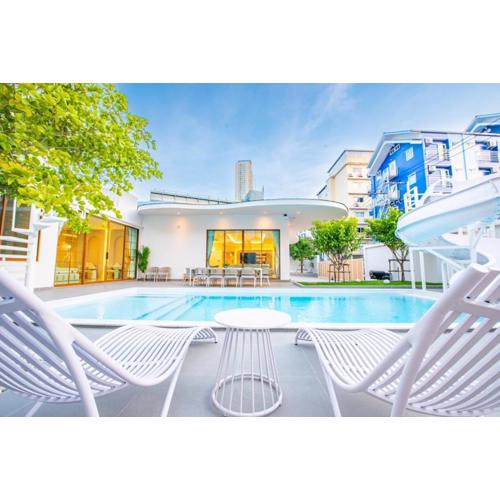 Paco Villa Pattaya