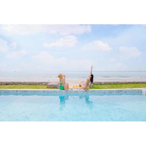 Pailay Beachfront Villa Cha-Am