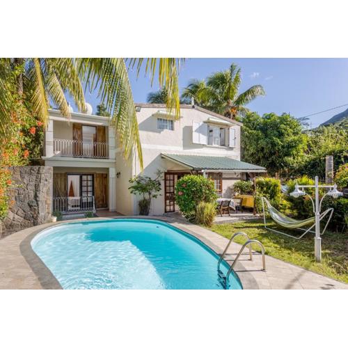 PAILLE EN QUEUE with HEATED POOL PISCINE CHAUFFEE