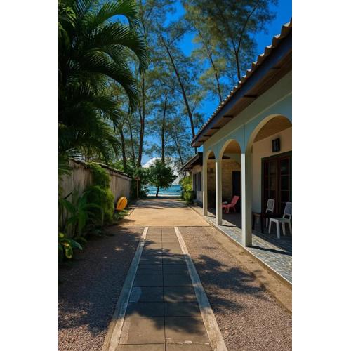 Pakmeng Beach Resort