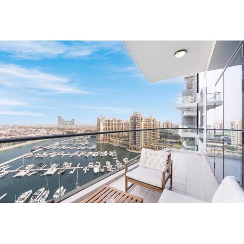 Palm Home next to Nakheel Mall with Private Beach