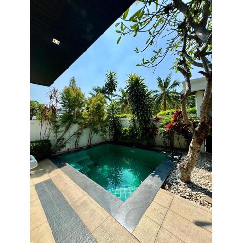 Palm Oasis Villa 2bedrooms amazing location