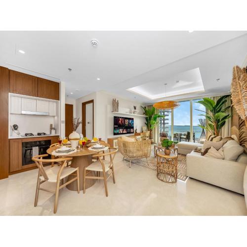 Palm Views in NEW Palace Beach Residence