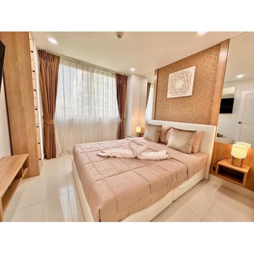 PALMTREE BREEZE Condo in Amazon Residence