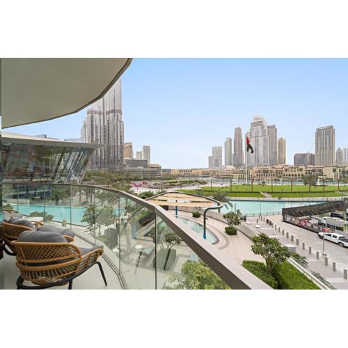 Panoramic 2BR with Pool & Burj View Next to Mall