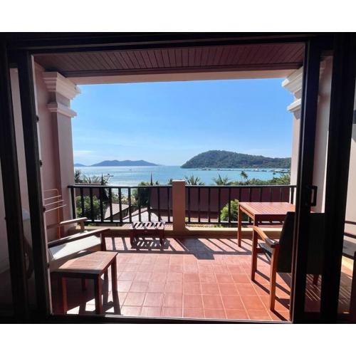 Panoramic sea view, 1 bed flat
