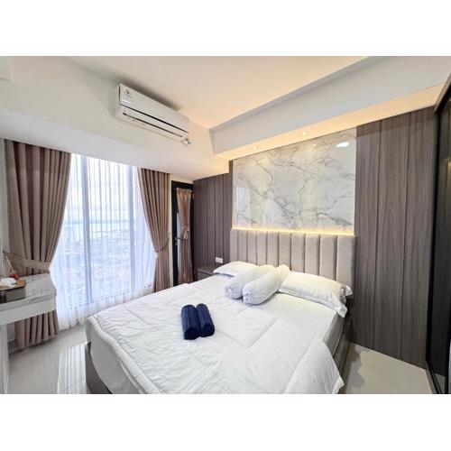 Panoramic Seaview Studio High-Floor and Free WiFi