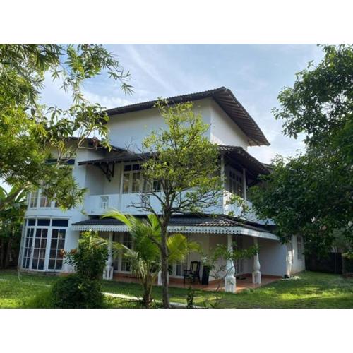 Pappi's Chateau - 4 min walk to beach