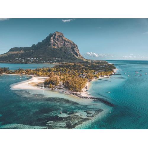 Paradis Beachcomber Golf Resort & Spa