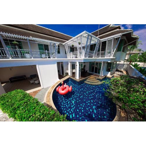 Paradise Pool Villa Pattaya in Tropicana Village