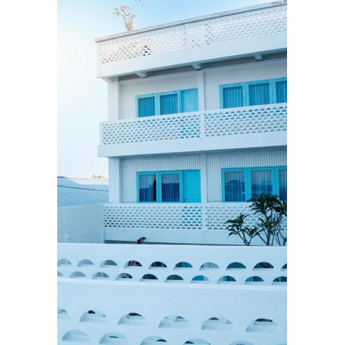 Paras Paros Marina Lodge