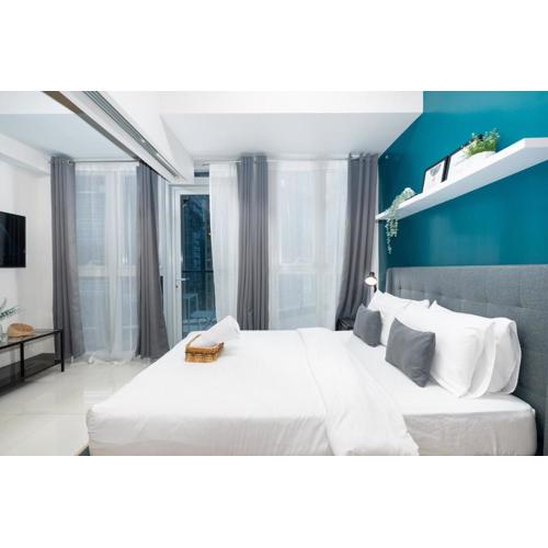 Parksuites Stylish 1Br Balcony near Uptown Mall