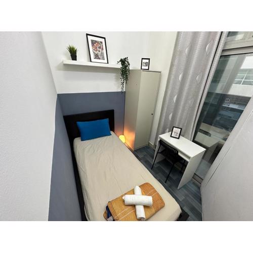 Partition Room 5 Mins to Mashreq Metro