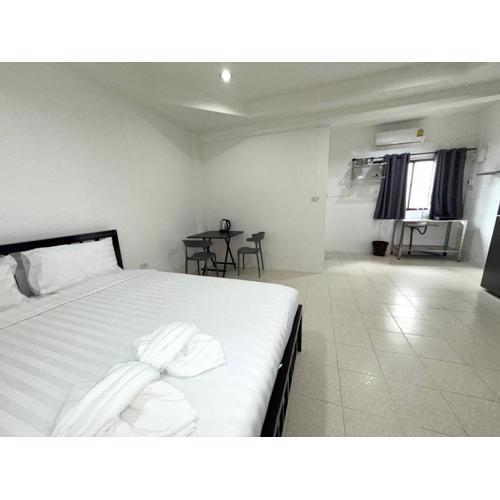 Patong Canal Villa 104