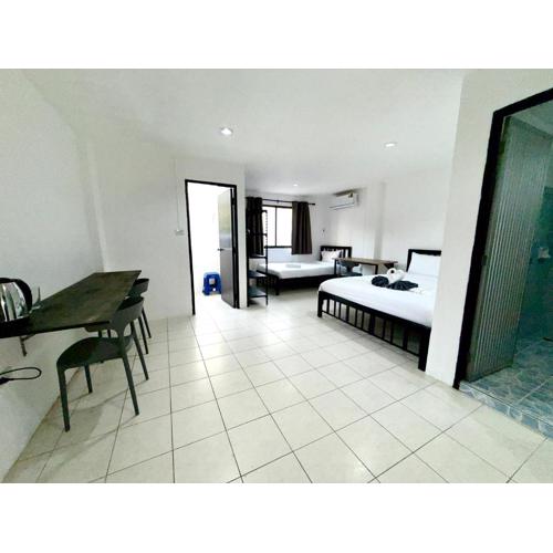 Patong Canal Villa 206