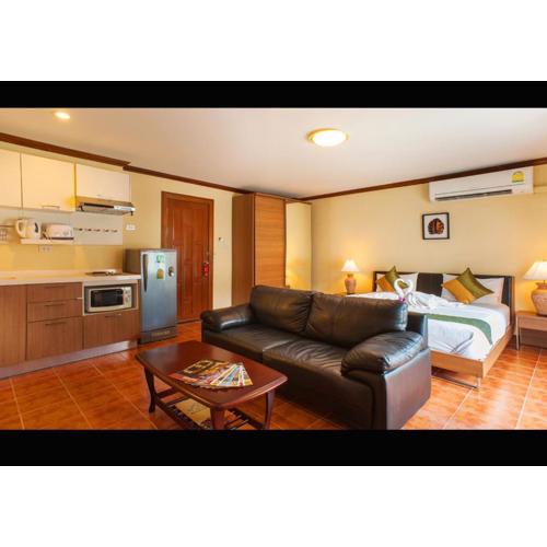 Patong Karlssons Hotel