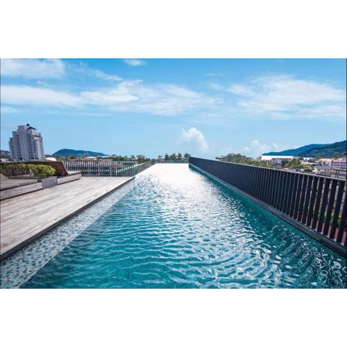 Patong rooftop Pool luxury Condo with Bathtub and sofa bed big balcony