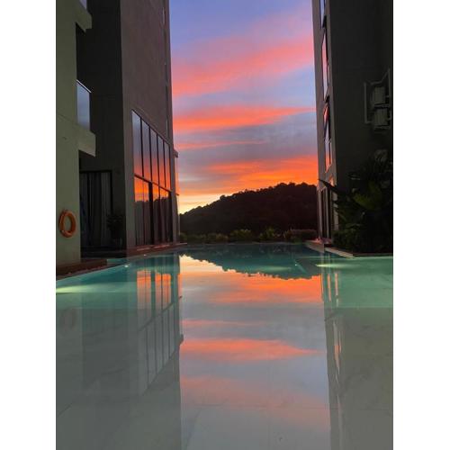 Patong Sea View pool view condo