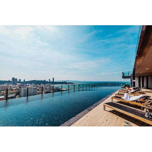 Pattaya Central & Infinity Pool