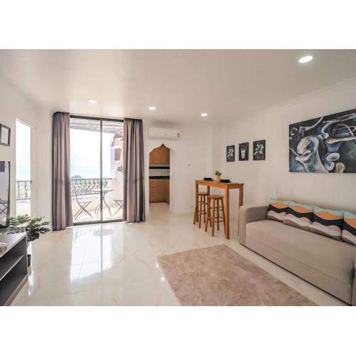 Pattaya Cozy Beach Sea View Apartment