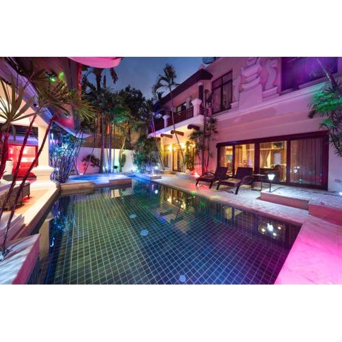 Pattaya Luxurious Gentlemans Club Pool Villa