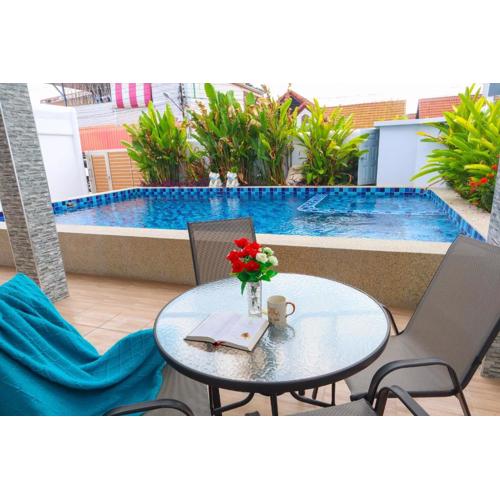 Pattaya Luxury Villa, 5BR 6BA, Private Pool with Jacuzzi Cityhouse54