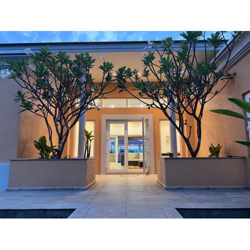 Pattaya Serenity Oasis 8BR Pool Villa for Great Vacations