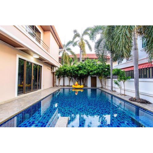 Pattaya Warm and relax Thai family home