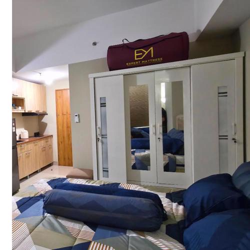 Paul's LRT City Jatibening with Swimming Pool View