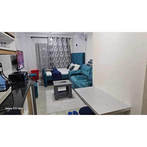 Pazoori Stays Superior Studios