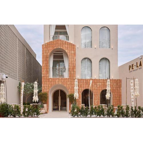 PE-LA Thapae Boutique Hotel