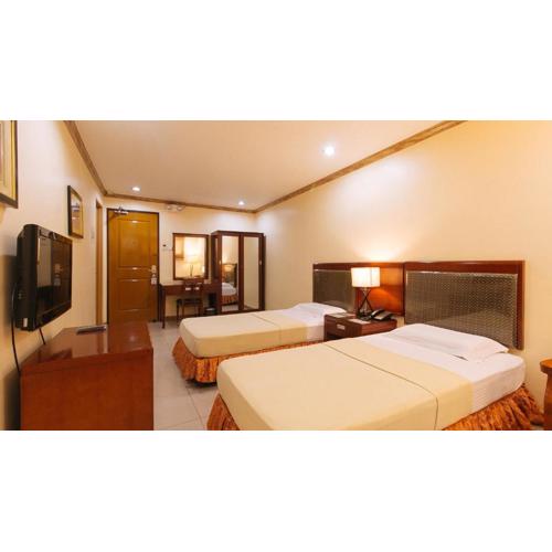 Peace Hotel by RedDoorz