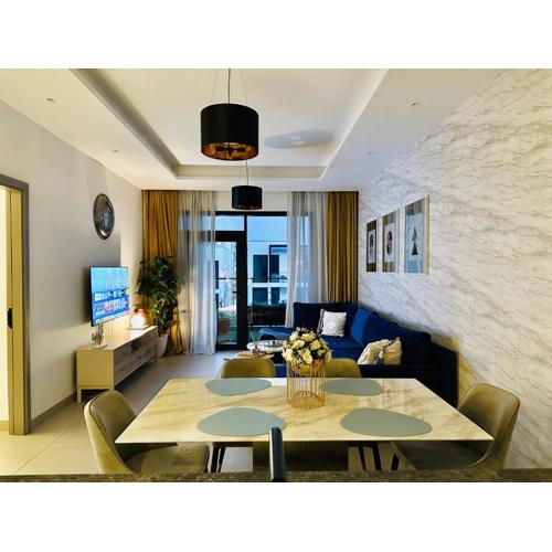 Peaceful 2 Bed Oasis Suite in JVC