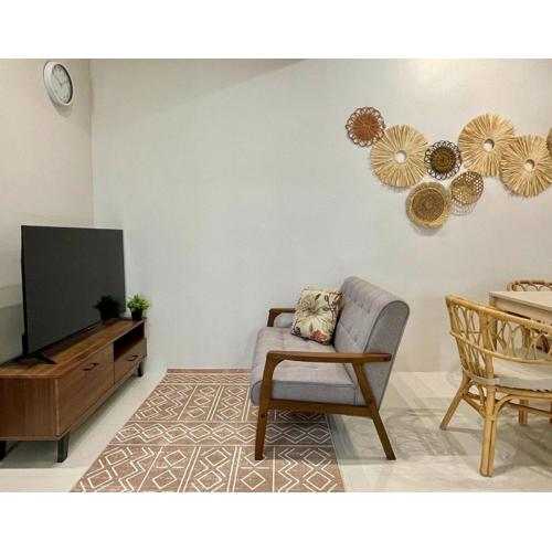 Peaceful 2 Bedroom with Balcony