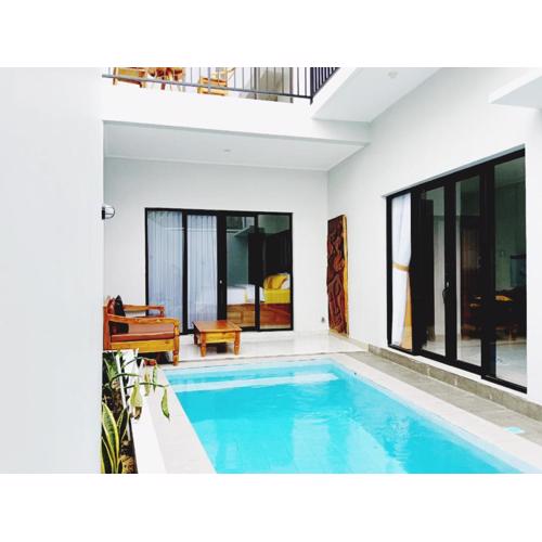 Peaceful Private 4 BR YY Bali Villa, Jimbaran Nusa Dua, In Central Kuta